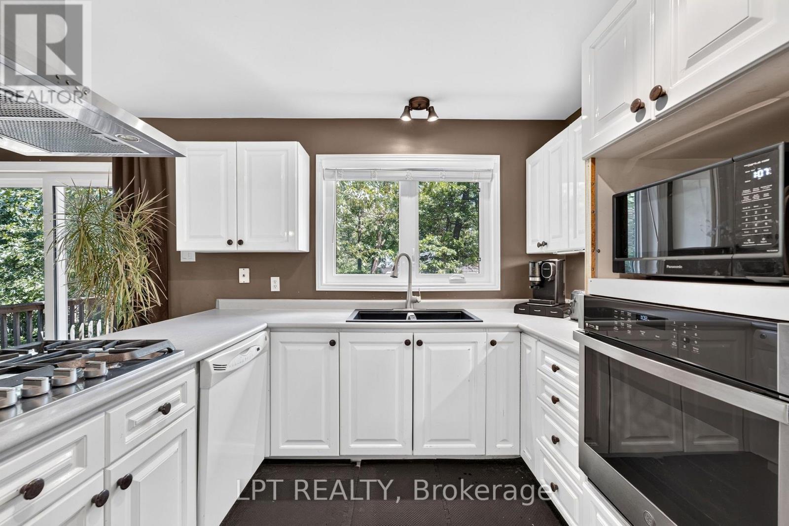7806 ALFRED CRESCENT - 16