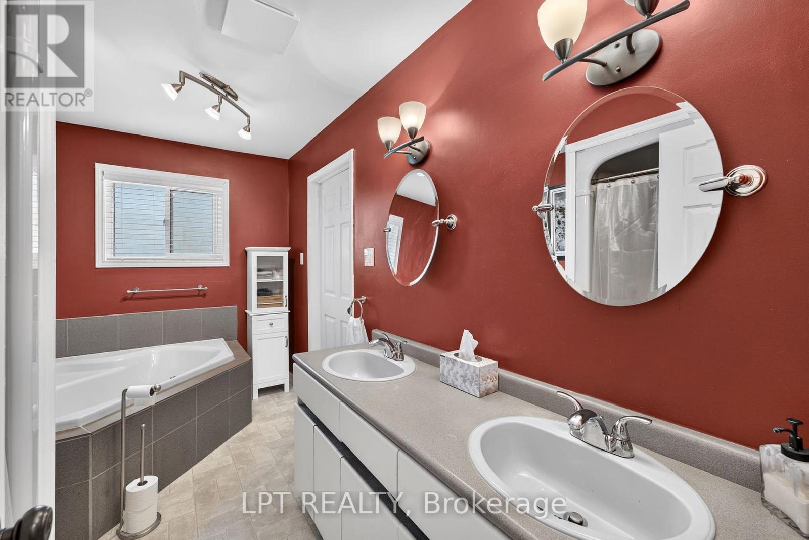 7806 ALFRED CRESCENT - Image 27