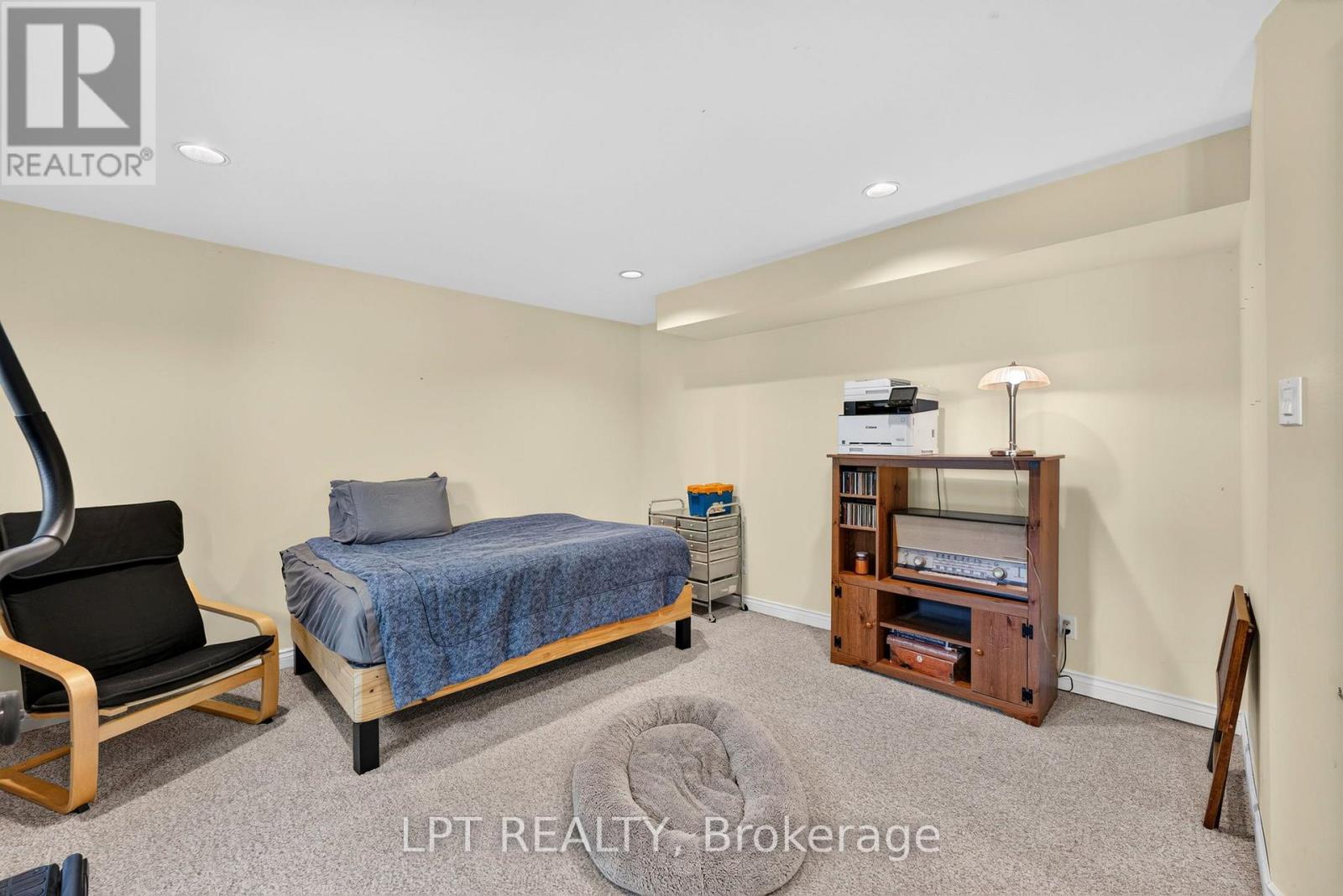 7806 ALFRED CRESCENT - 40