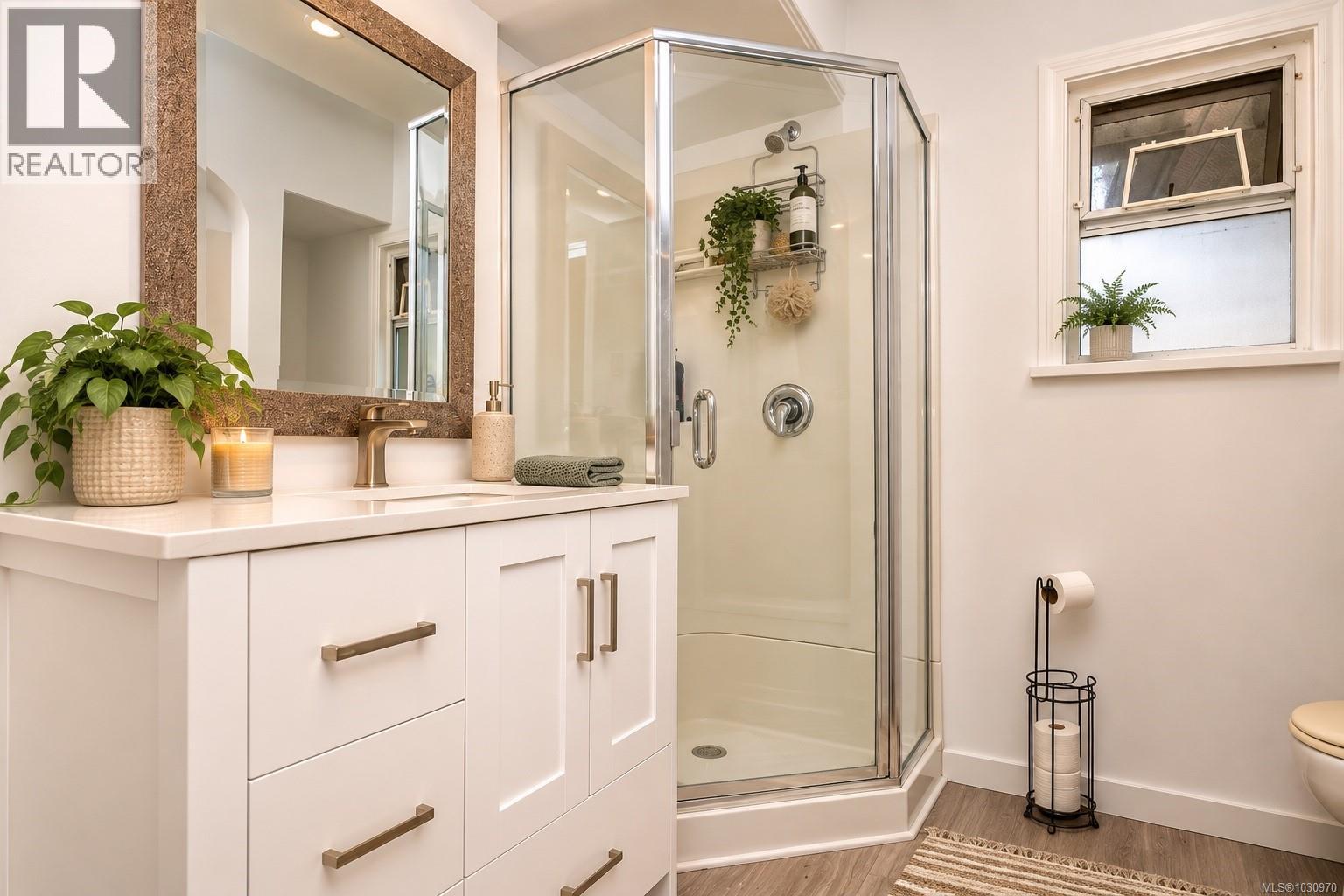 1044 Wollaston St - 13