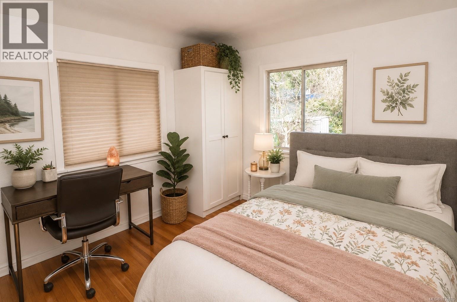 1044 Wollaston St - 21