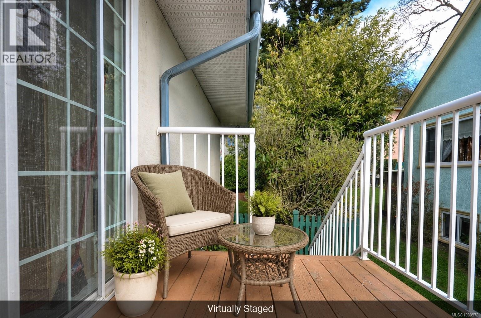 1044 Wollaston St - 23