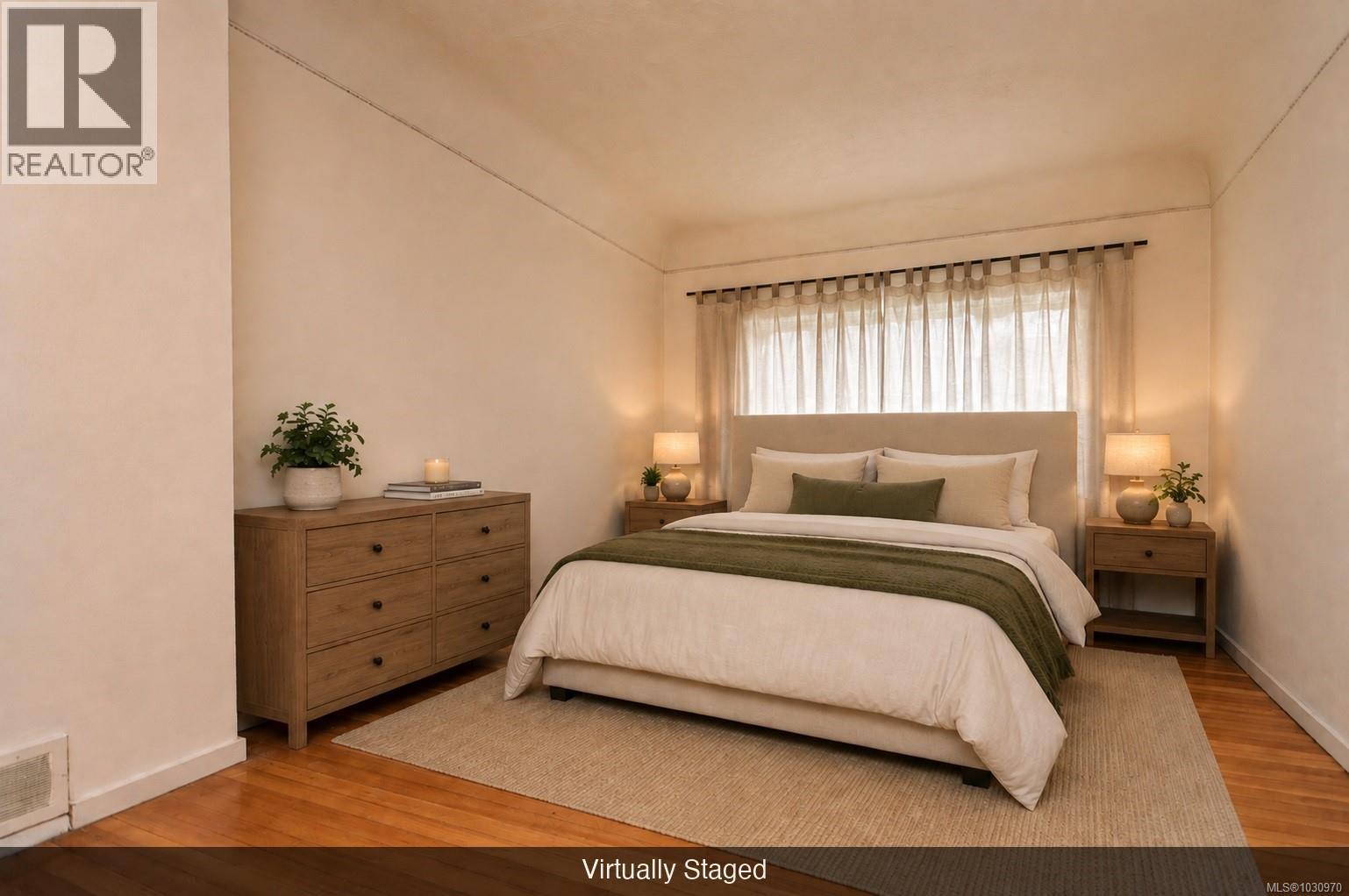 1044 Wollaston St - 27
