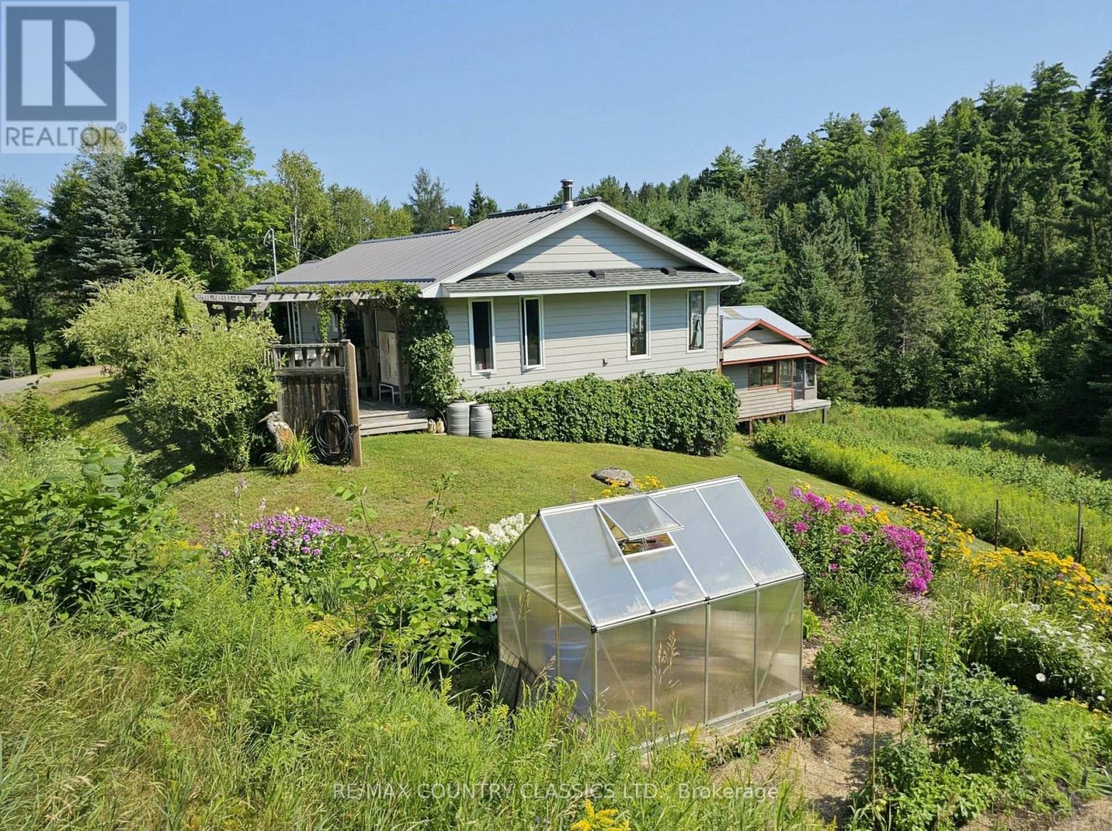 888 WILNO SOUTH ROAD S - 2