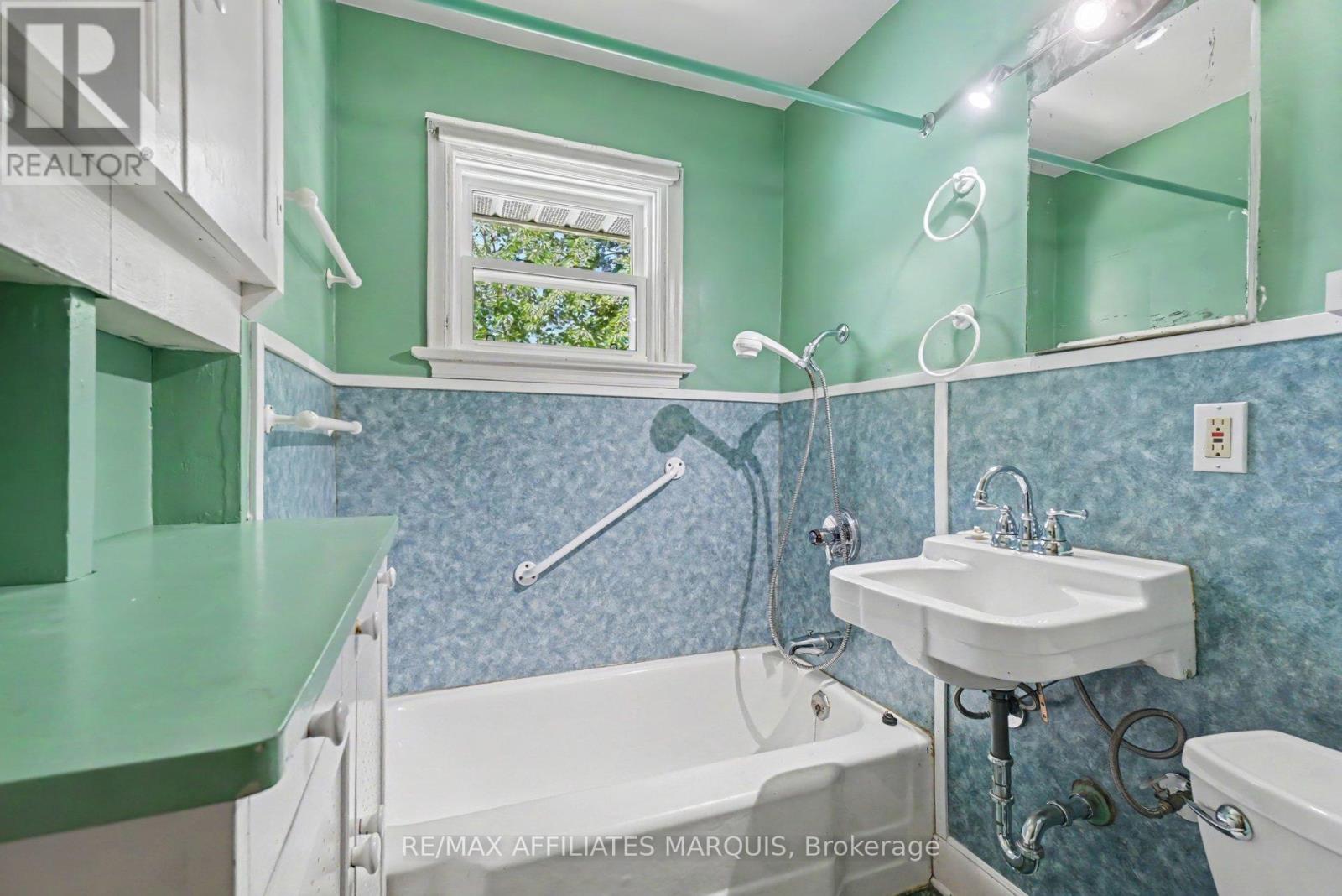 3 Bed, 1 Bath Land for Sale in Ottawa – 1 WITHROW AVENUE, Ottawa – MLS# X13642808 - Image 16