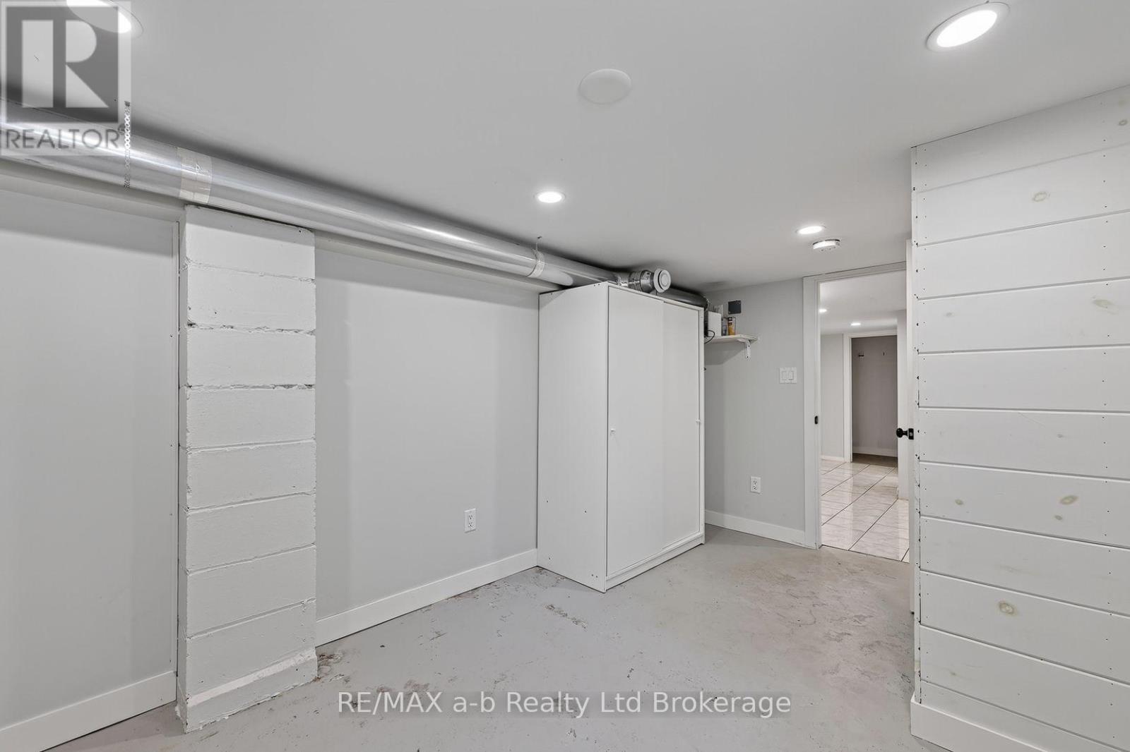 474 CHEAPSIDE STREET - 31