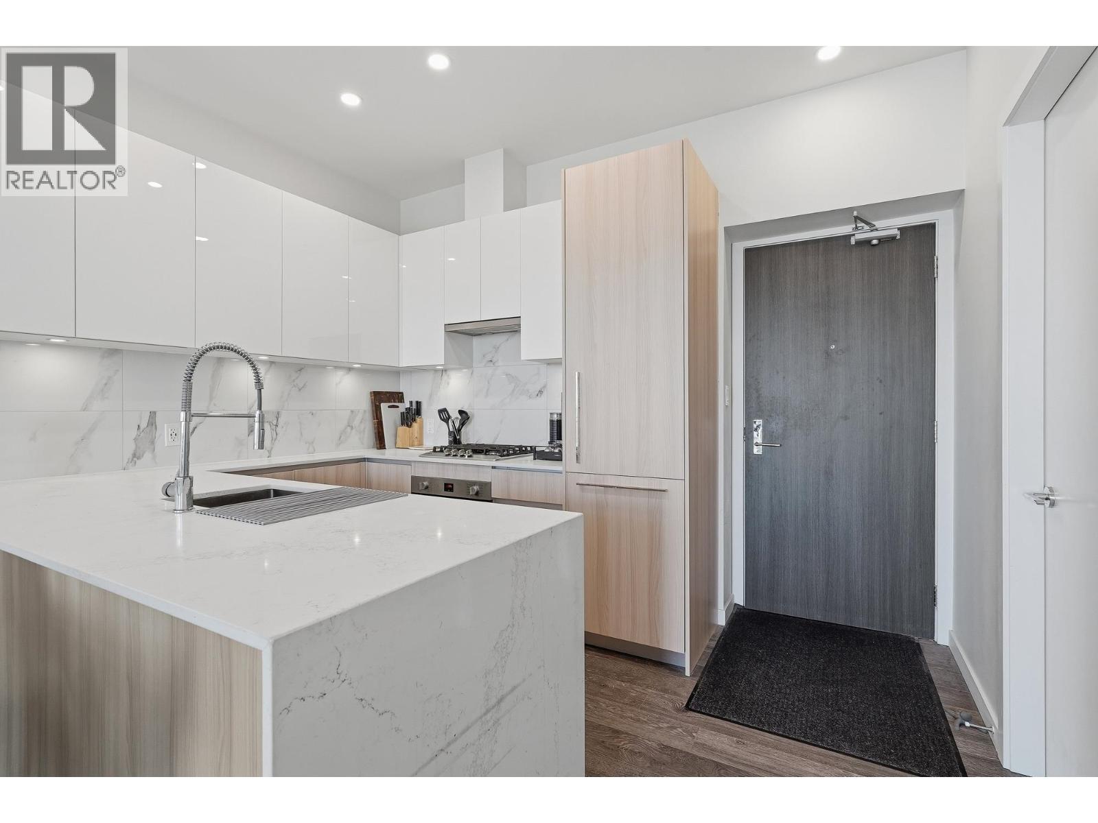 2 Bed, 2 Bath House for Sale in Burnaby – 2503 5311 GORING STREET, Burnaby – MLS# R3152181 - Image 3