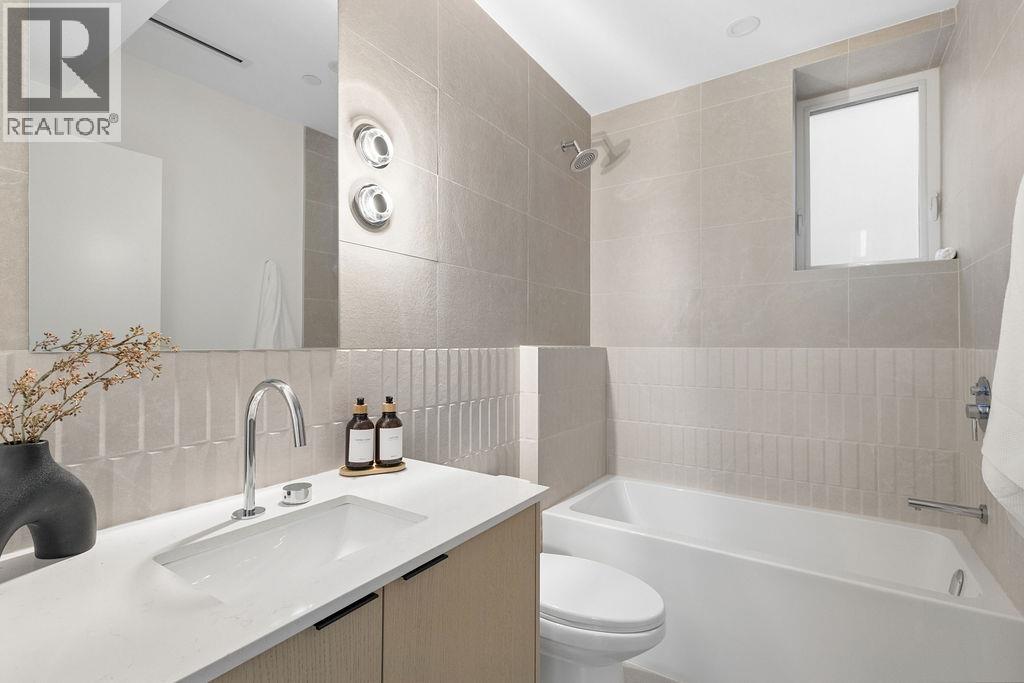 2 Bed, 2 Bath House for Sale in Vancouver – 2 2124 E 8 AVENUE, Vancouver – MLS# R3153214 - Image 19