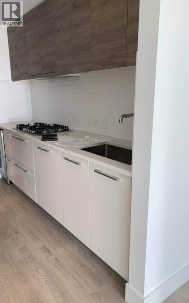 709 7388 KINGSWAY, Burnaby — photo 3