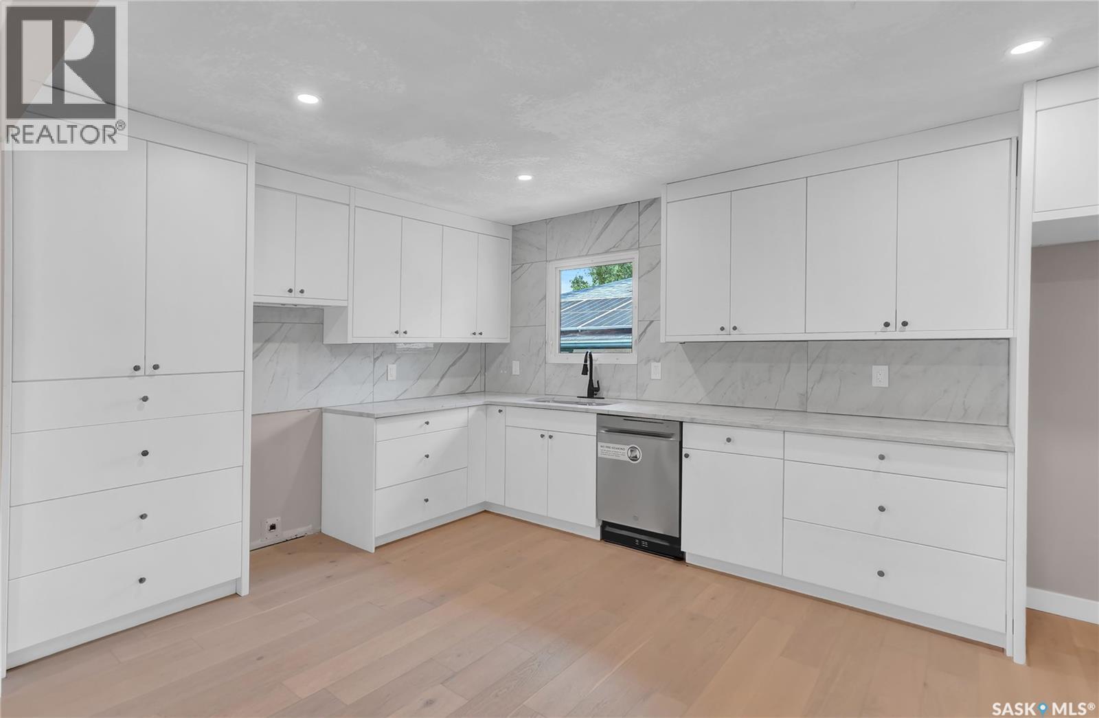 1426 SOUTHAM STREET - 13