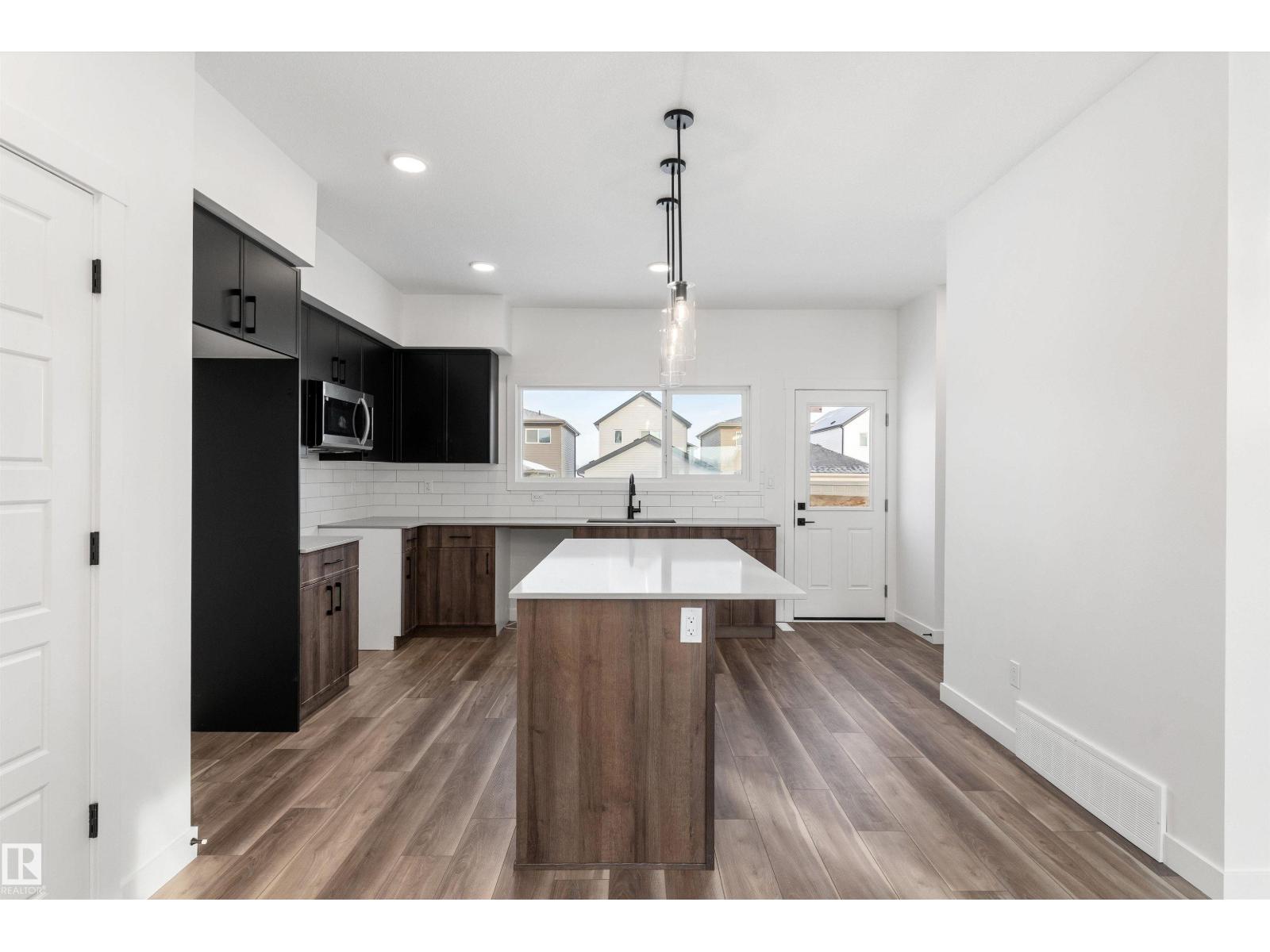1218 MCLEOD AV - Image 6