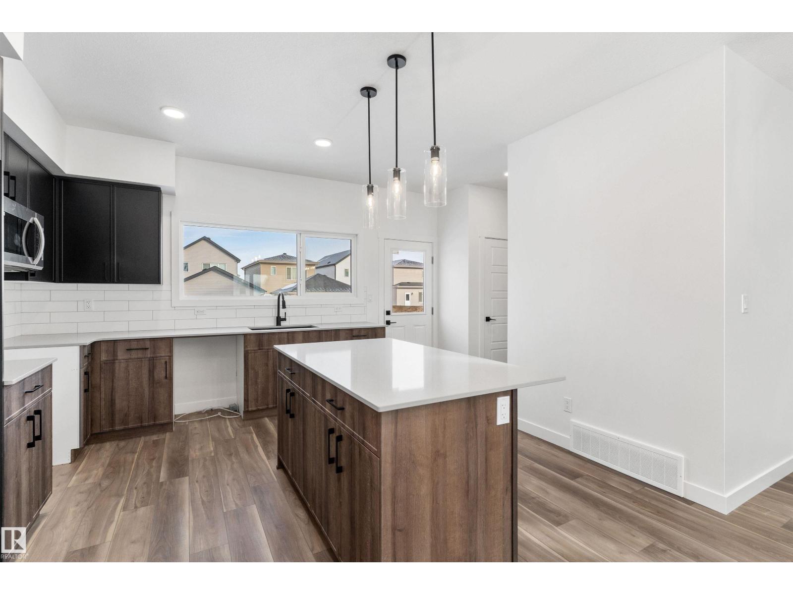 1218 MCLEOD AV - Image 7