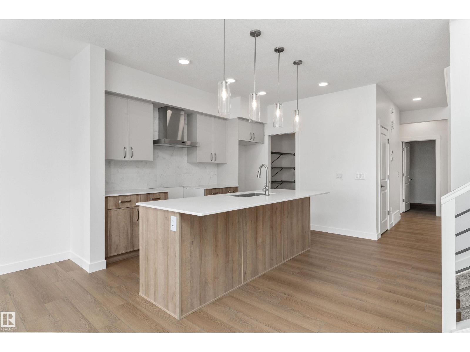18927 28 AV NW - Image 13