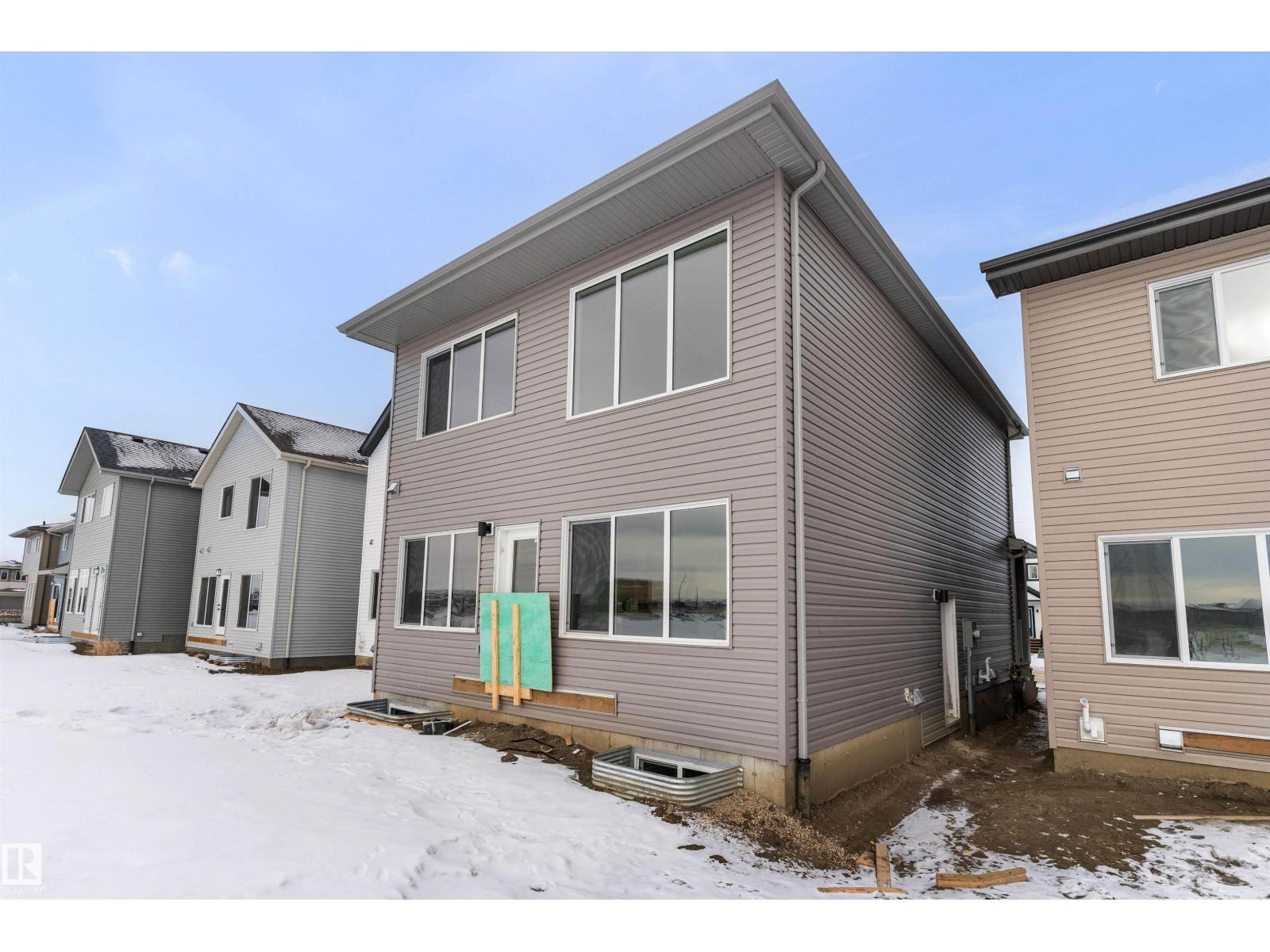 18927 28 AV NW - 46