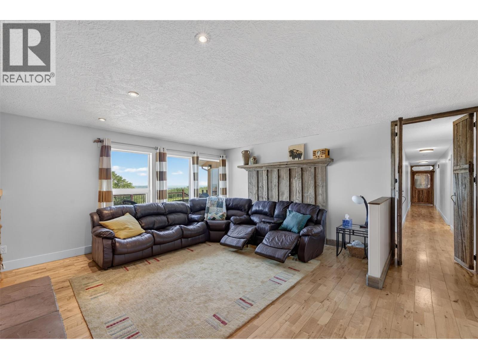 1094 Paradise Valley Subdivision, Dawson Creek