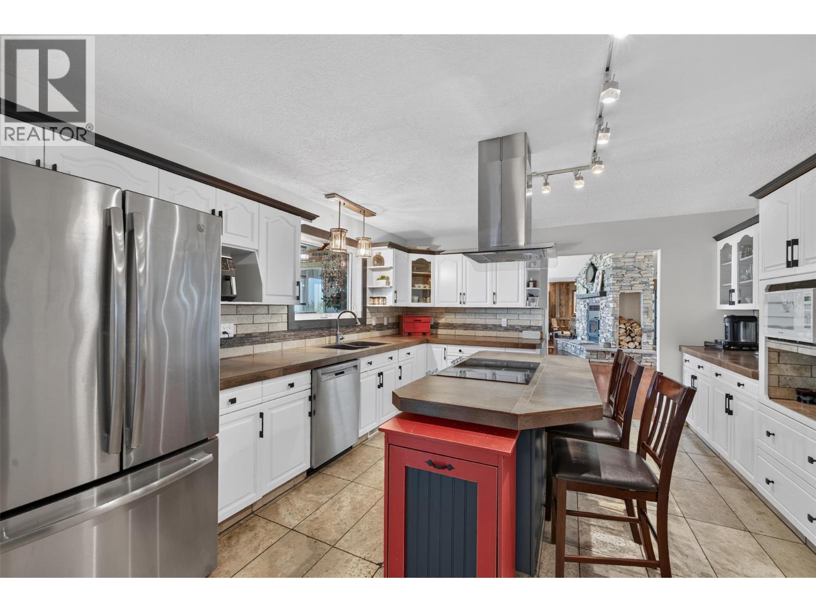 1094 Paradise Valley Subdivision, Dawson Creek