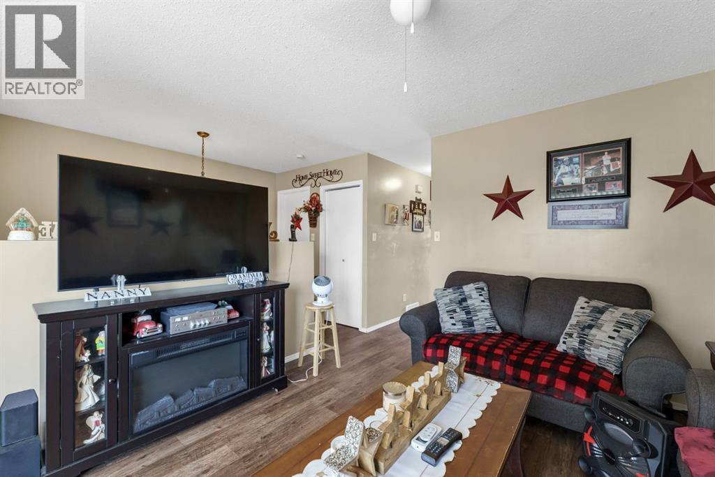 908 Ross Glen Drive SE - 32