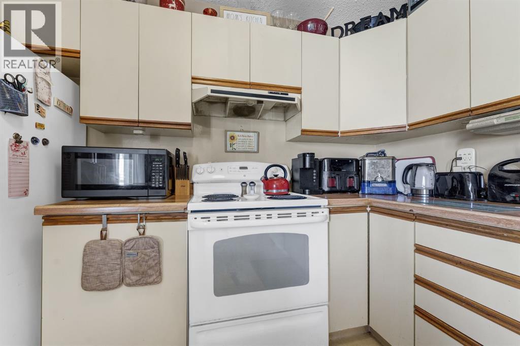 908 Ross Glen Drive SE - 38