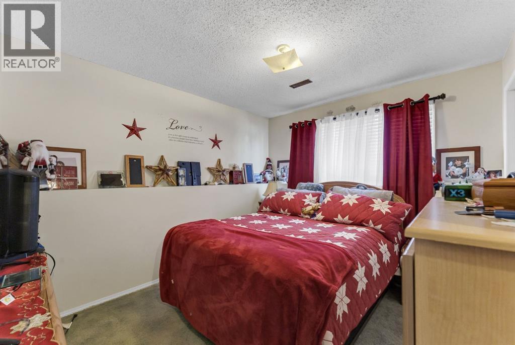 908 Ross Glen Drive SE - 43