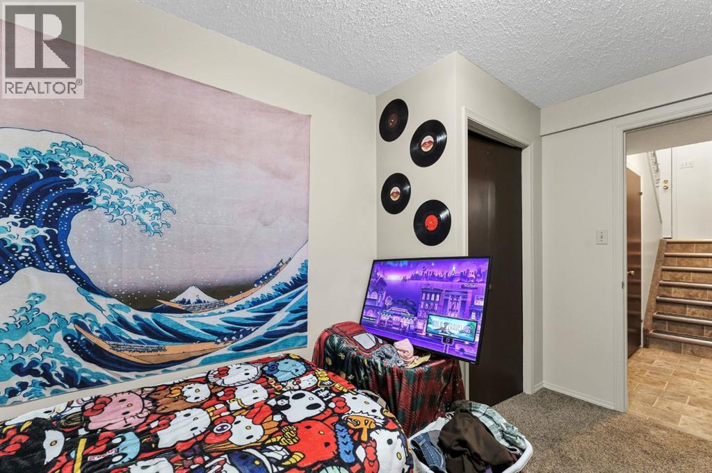 908 Ross Glen Drive SE - 21