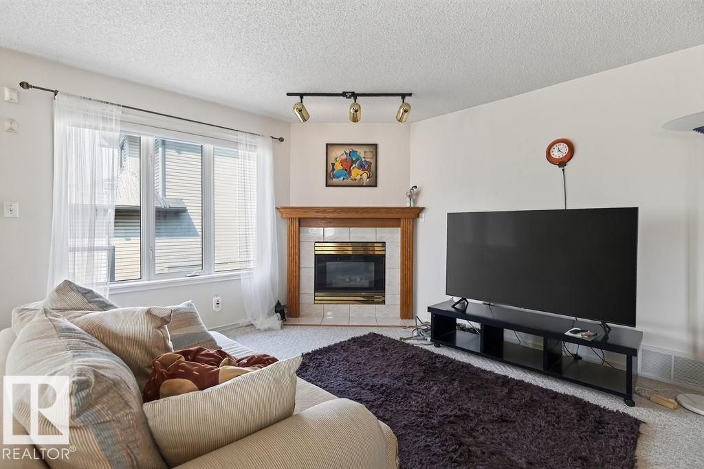 1046 JONES CR NW - 22