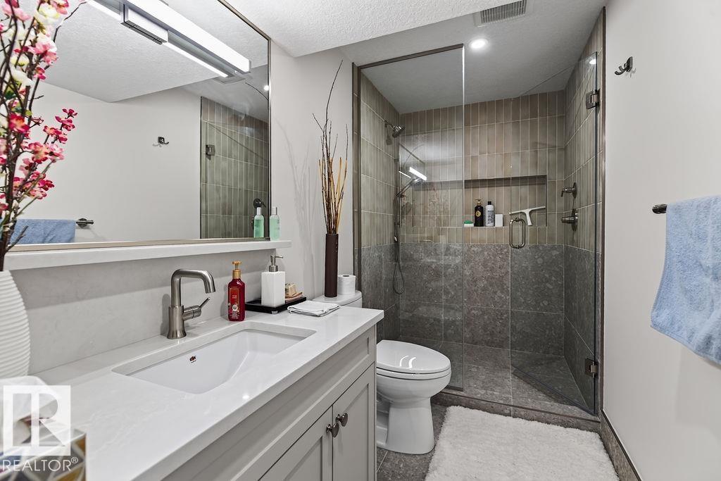 1046 JONES CR NW - 40
