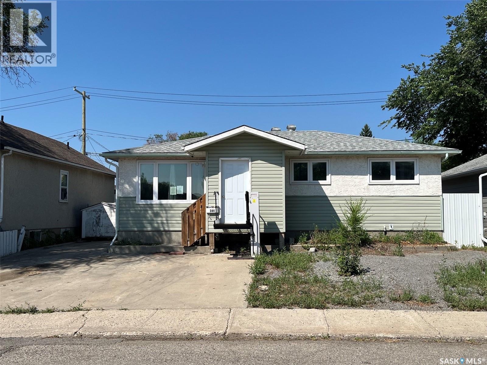344 Wascana STREET - 1