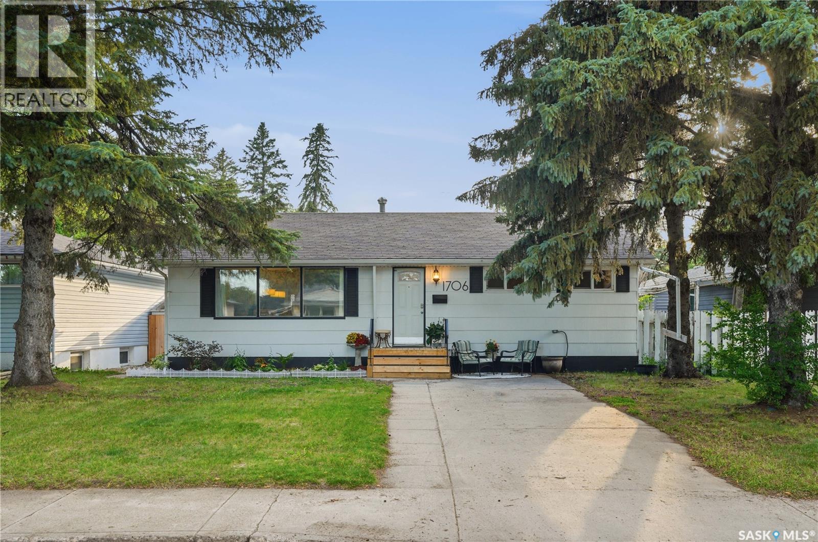 1706 Ewart AVENUE, Saskatoon — photo 2