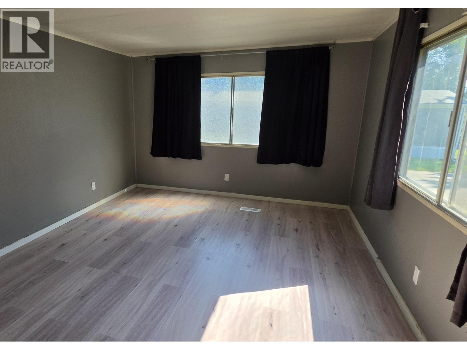 #1 654 NORTH FRASER DRIVE - 11