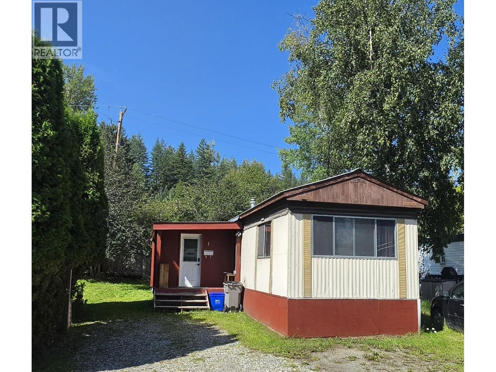 #1 654 NORTH FRASER DRIVE - 2