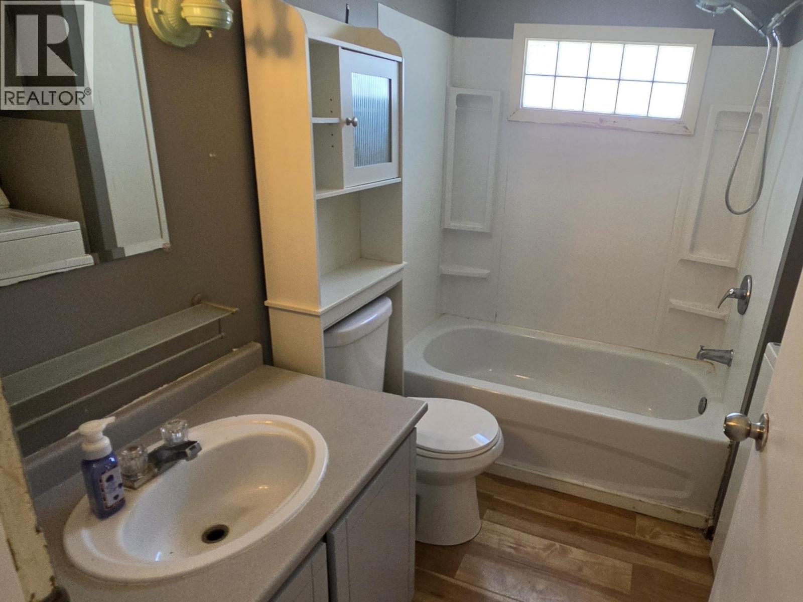 #1 654 NORTH FRASER DRIVE - 14