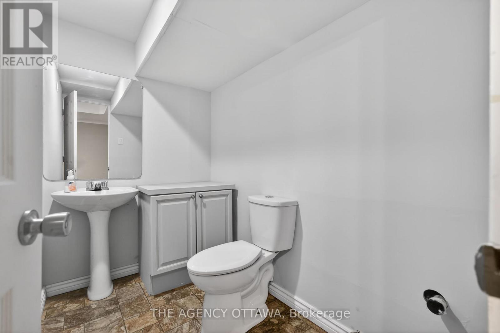 4 Bed, 4 Bath House for Sale in Ottawa – 321 GOLDRIDGE DRIVE, Ottawa – MLS# X13642844 - Image 36