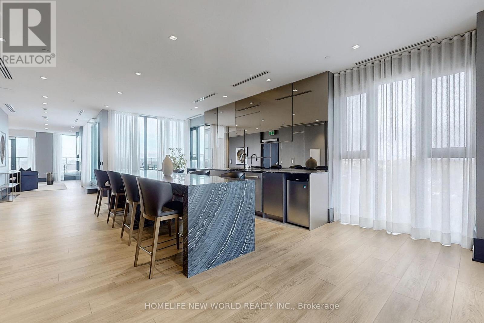 #518 250 LAWRENCE AVENUE W - 23