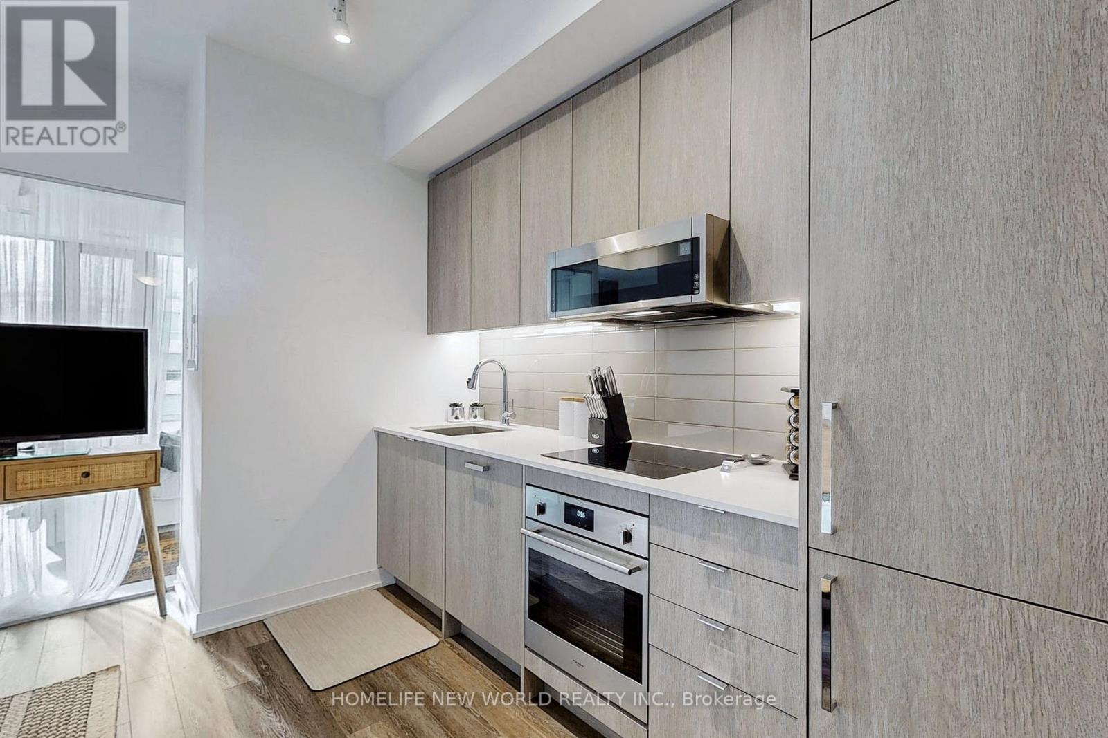 #518 250 LAWRENCE AVENUE W - 9