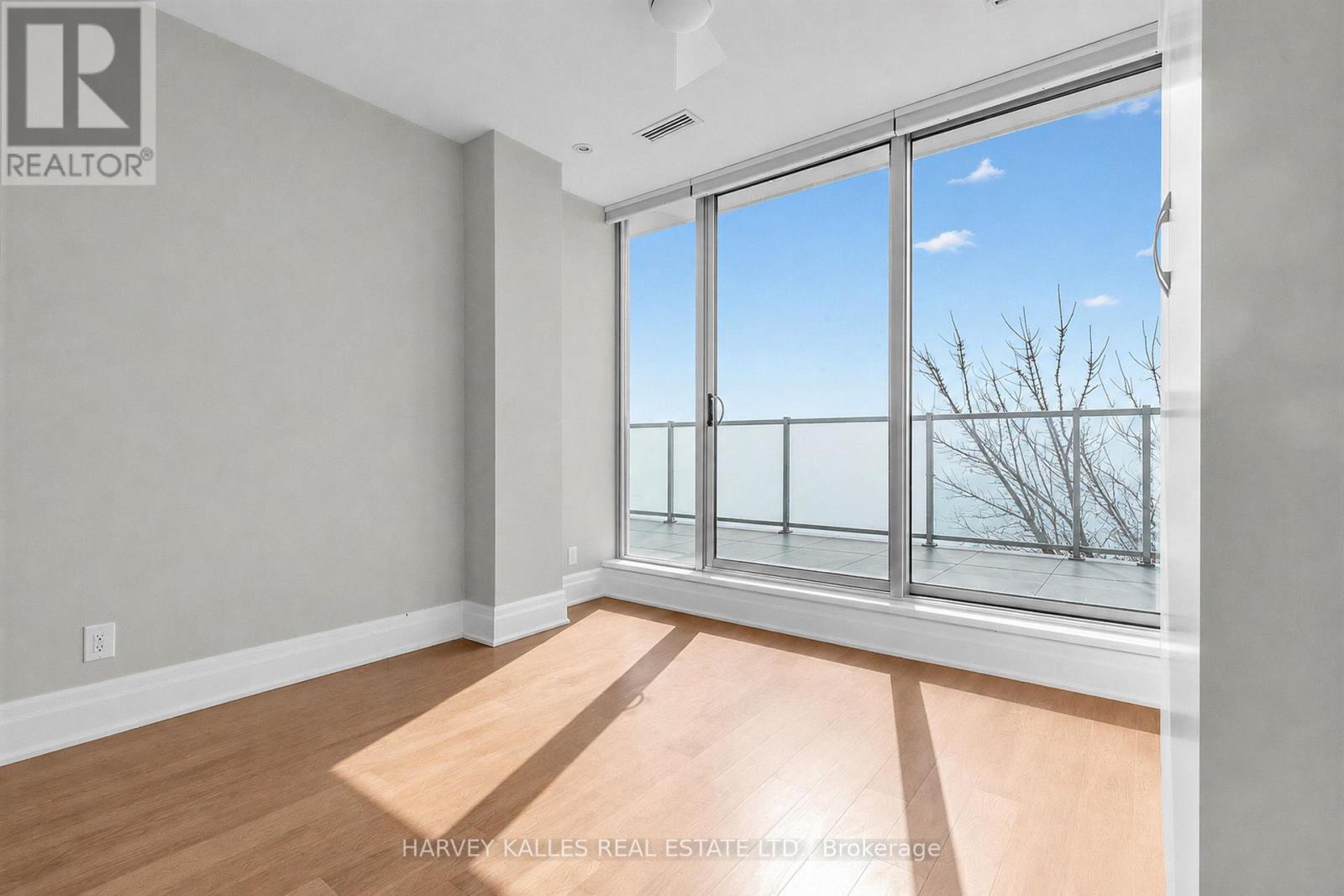 #404 1 RAINSFORD ROAD - 31