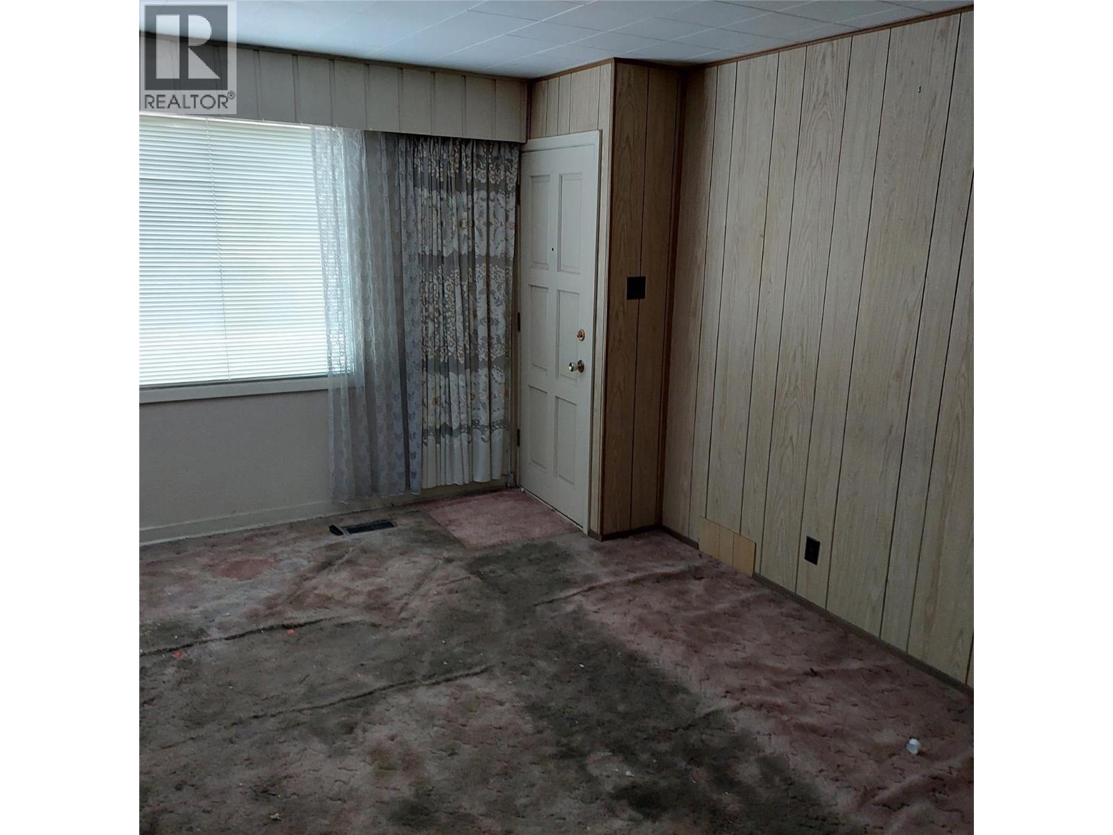 3220 35 Street, Vernon — photo 3