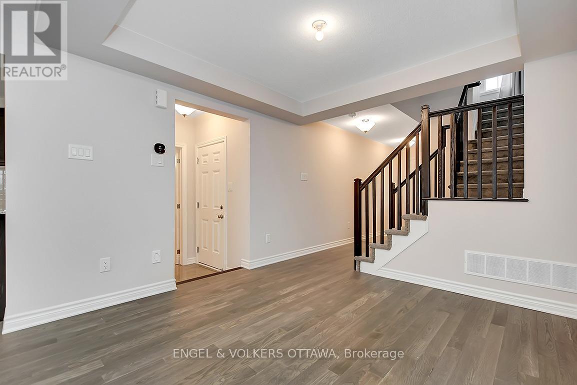 3 Bed, 3 Bath House for Rent in Ottawa – 135 LANCELEAF WAY, Ottawa – MLS# X13642894 - Image 18