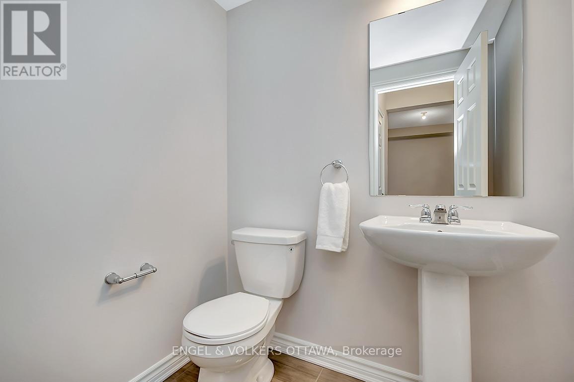 3 Bed, 3 Bath House for Rent in Ottawa – 135 LANCELEAF WAY, Ottawa – MLS# X13642894 - Image 19