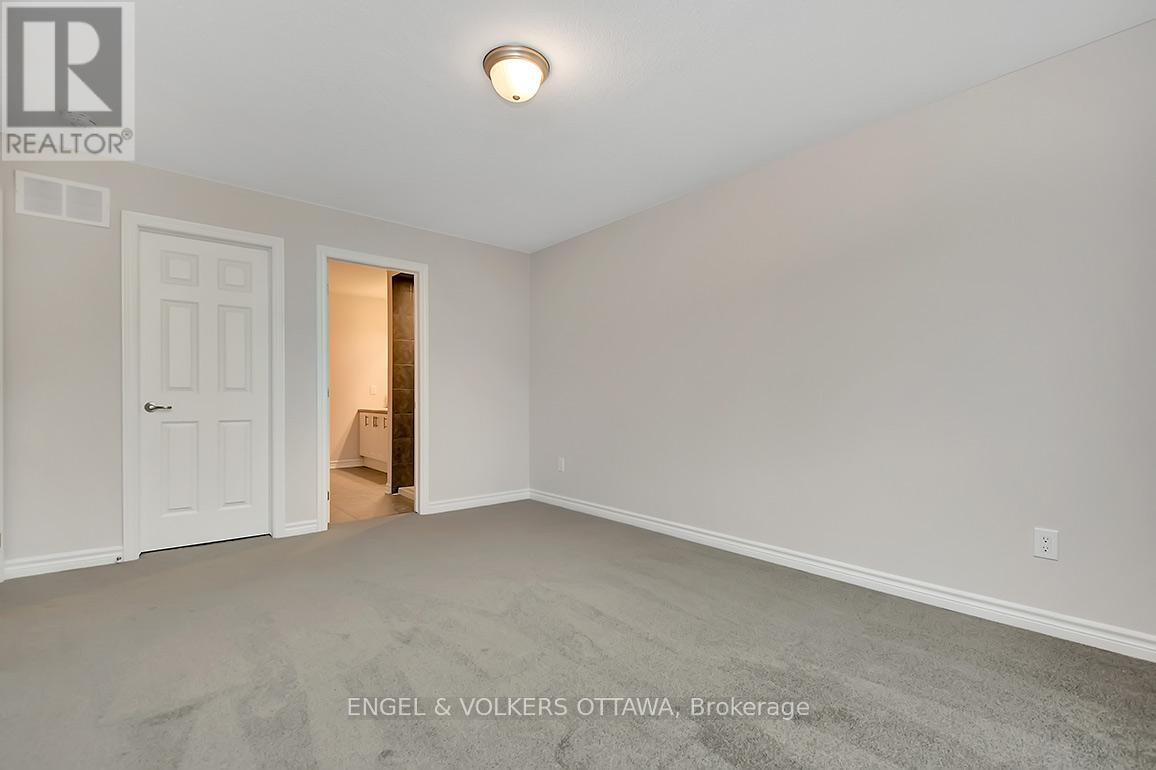 3 Bed, 3 Bath House for Rent in Ottawa – 135 LANCELEAF WAY, Ottawa – MLS# X13642894 - Image 22
