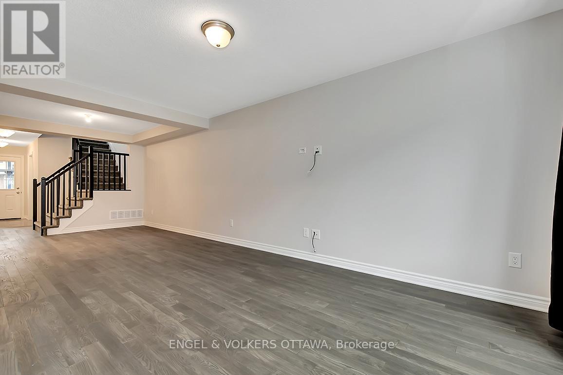 3 Bed, 3 Bath House for Rent in Ottawa – 135 LANCELEAF WAY, Ottawa – MLS# X13642894 - Image 8