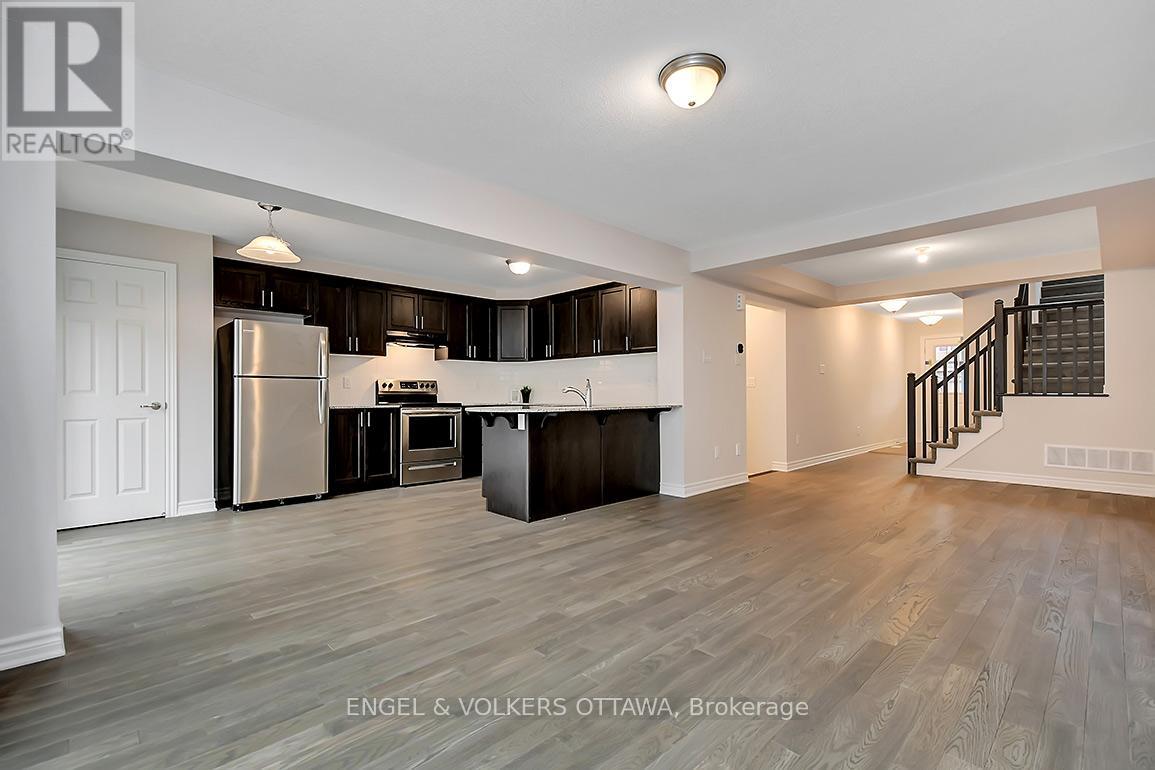 3 Bed, 3 Bath House for Rent in Ottawa – 135 LANCELEAF WAY, Ottawa – MLS# X13642894 - Image 9