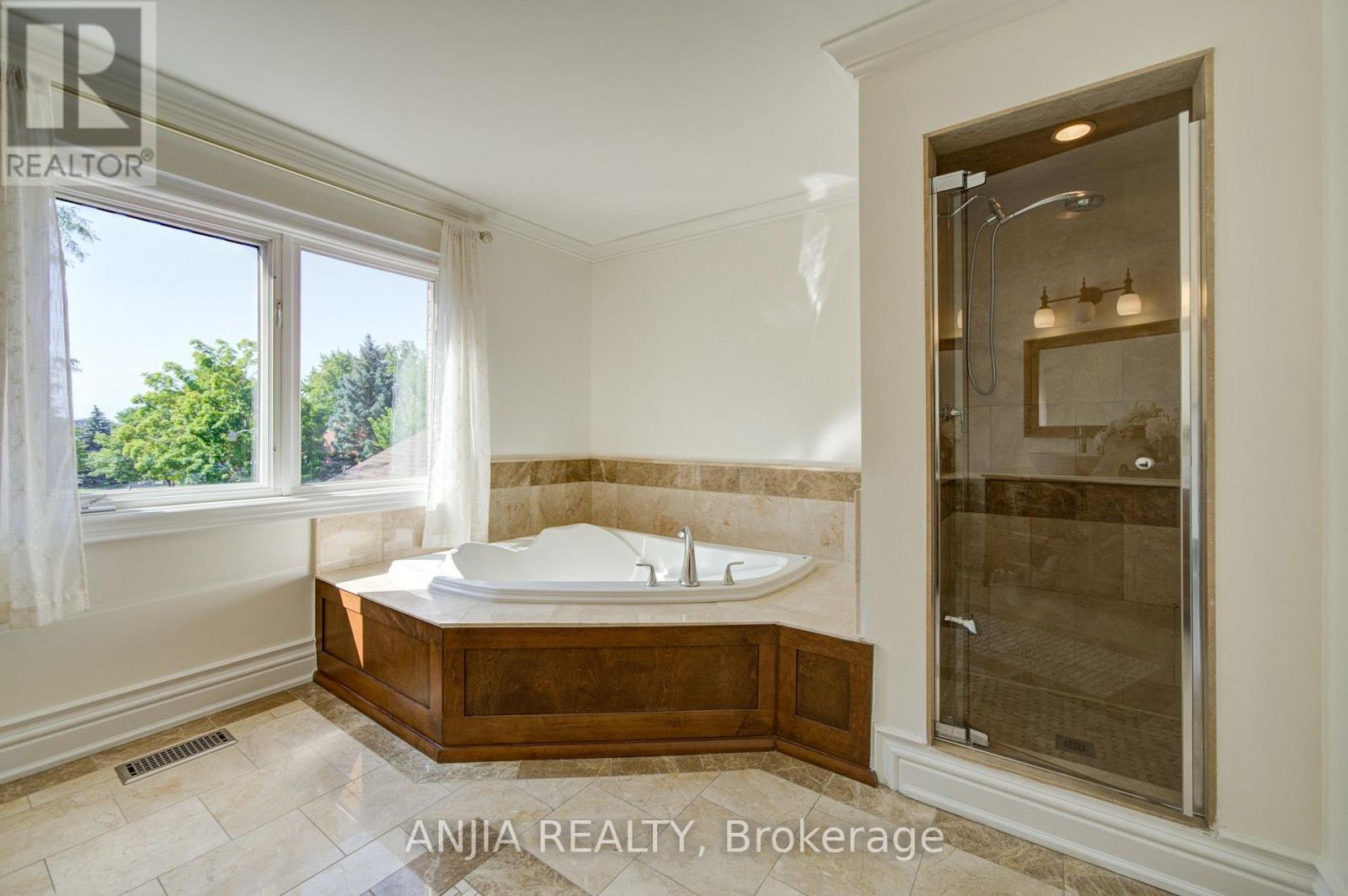 8 CALDERBRIDGE CRESCENT - Image 34