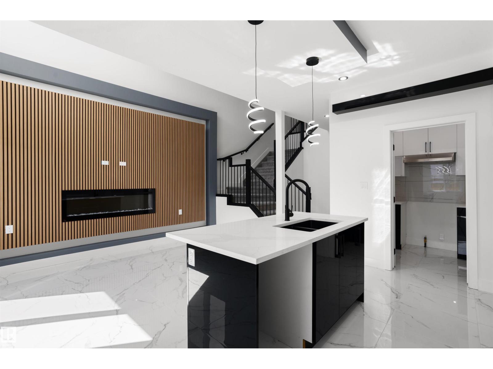 1523 208 ST NW - 10