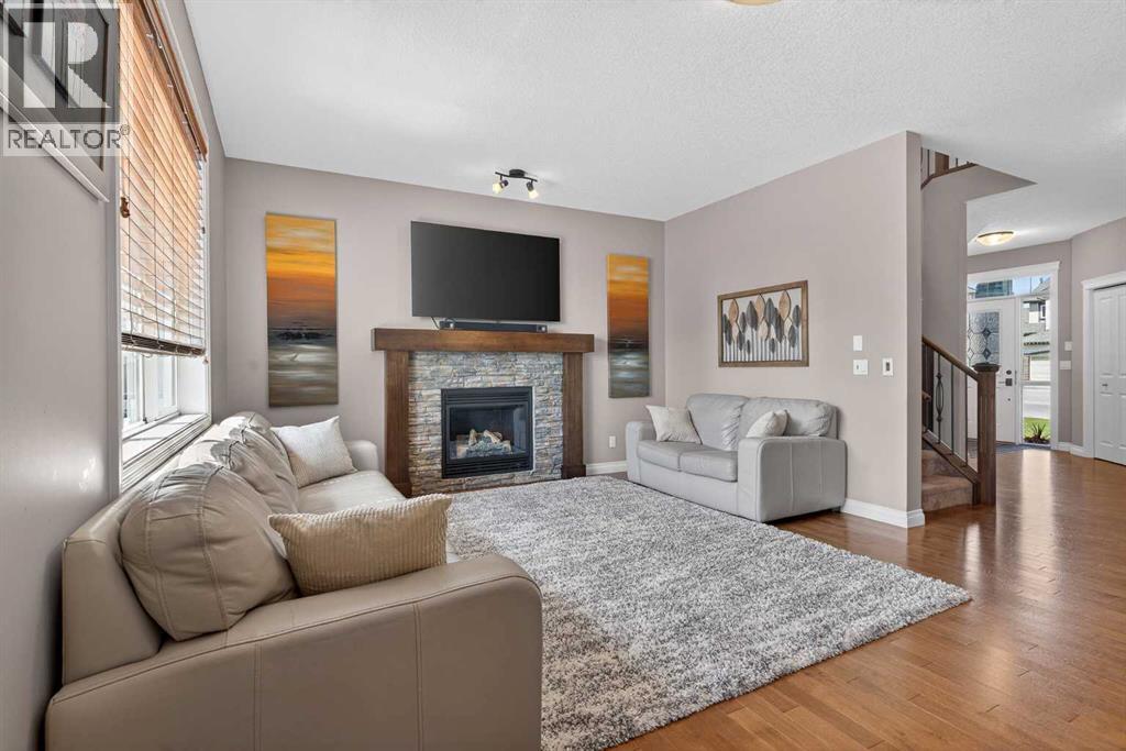 159 Sherwood Crescent NW - 3