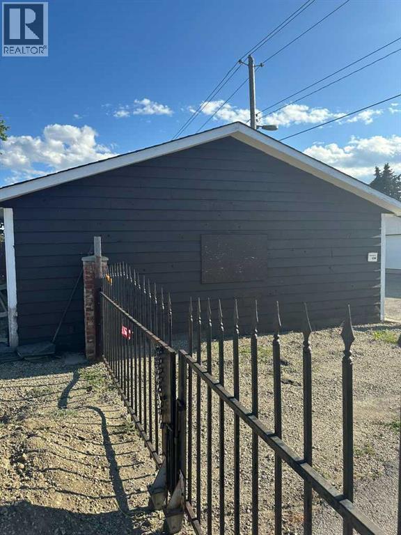 1219 68 Street NE - Image 39