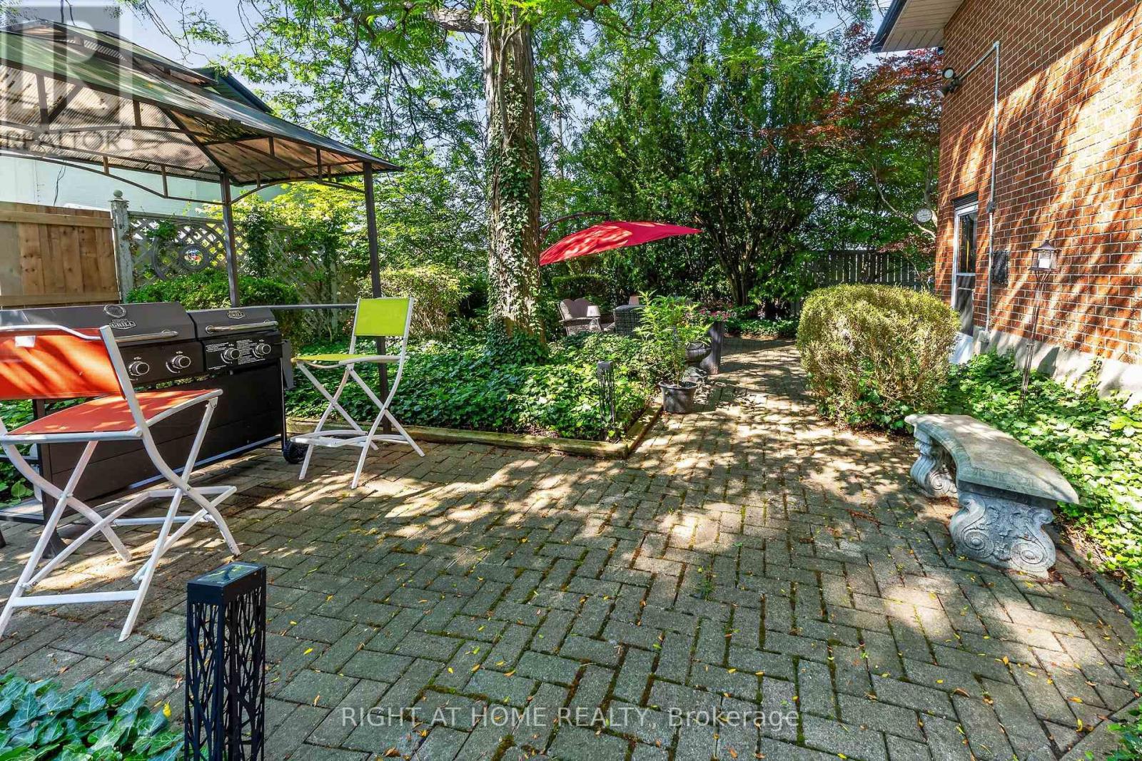 366 BURLINGTON CRESCENT - Image 35