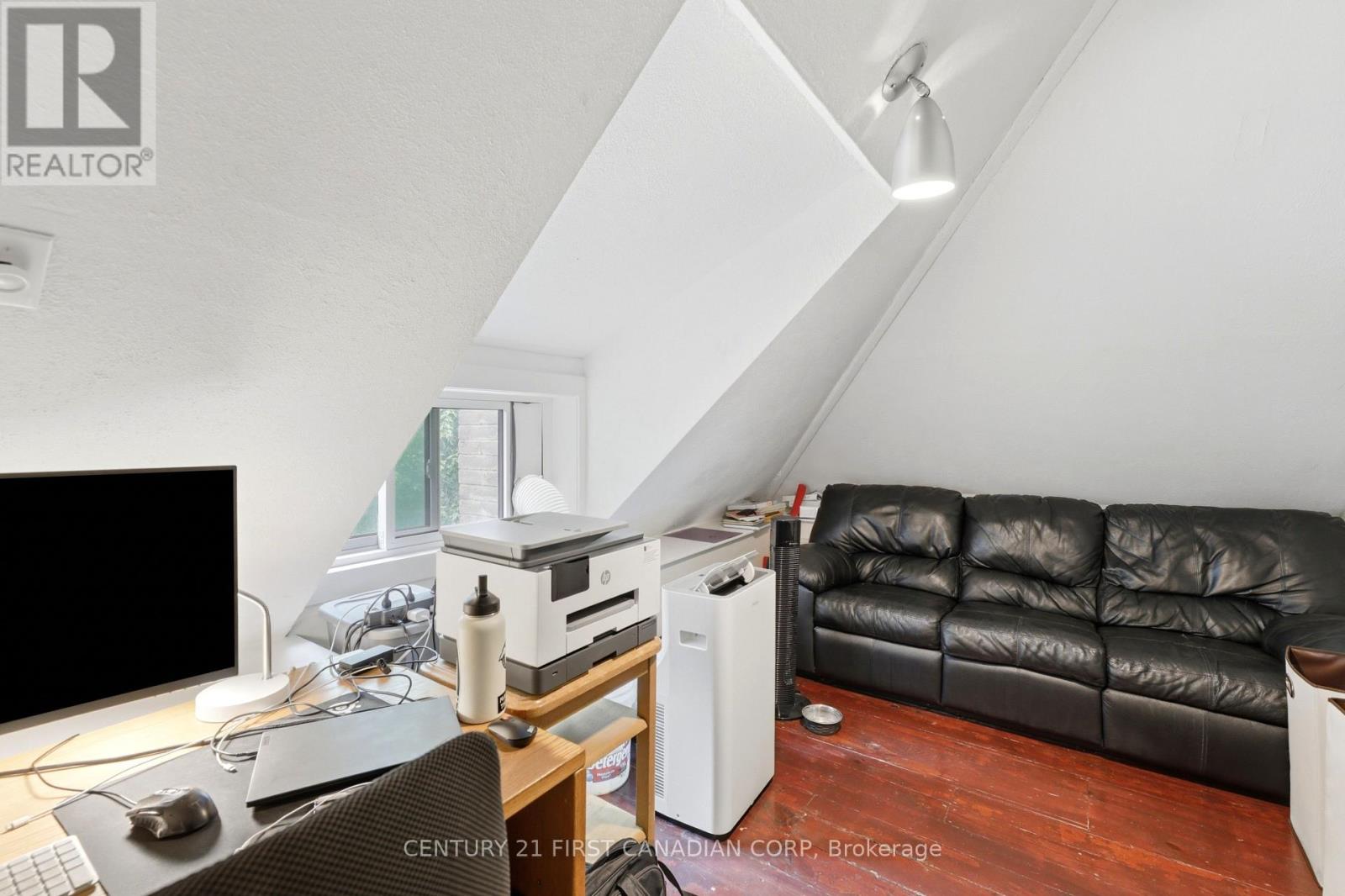 95 MYRTLE STREET N - Image 27