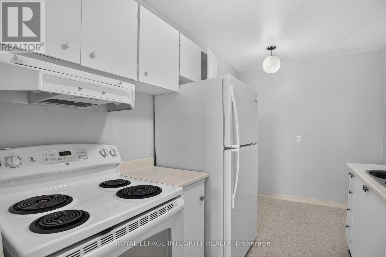 2 Bed, 1 Bath Apartment for Sale in Ottawa – 606 – 2000 JASMINE CRESCENT, Ottawa – MLS# X13642940 - Image 11