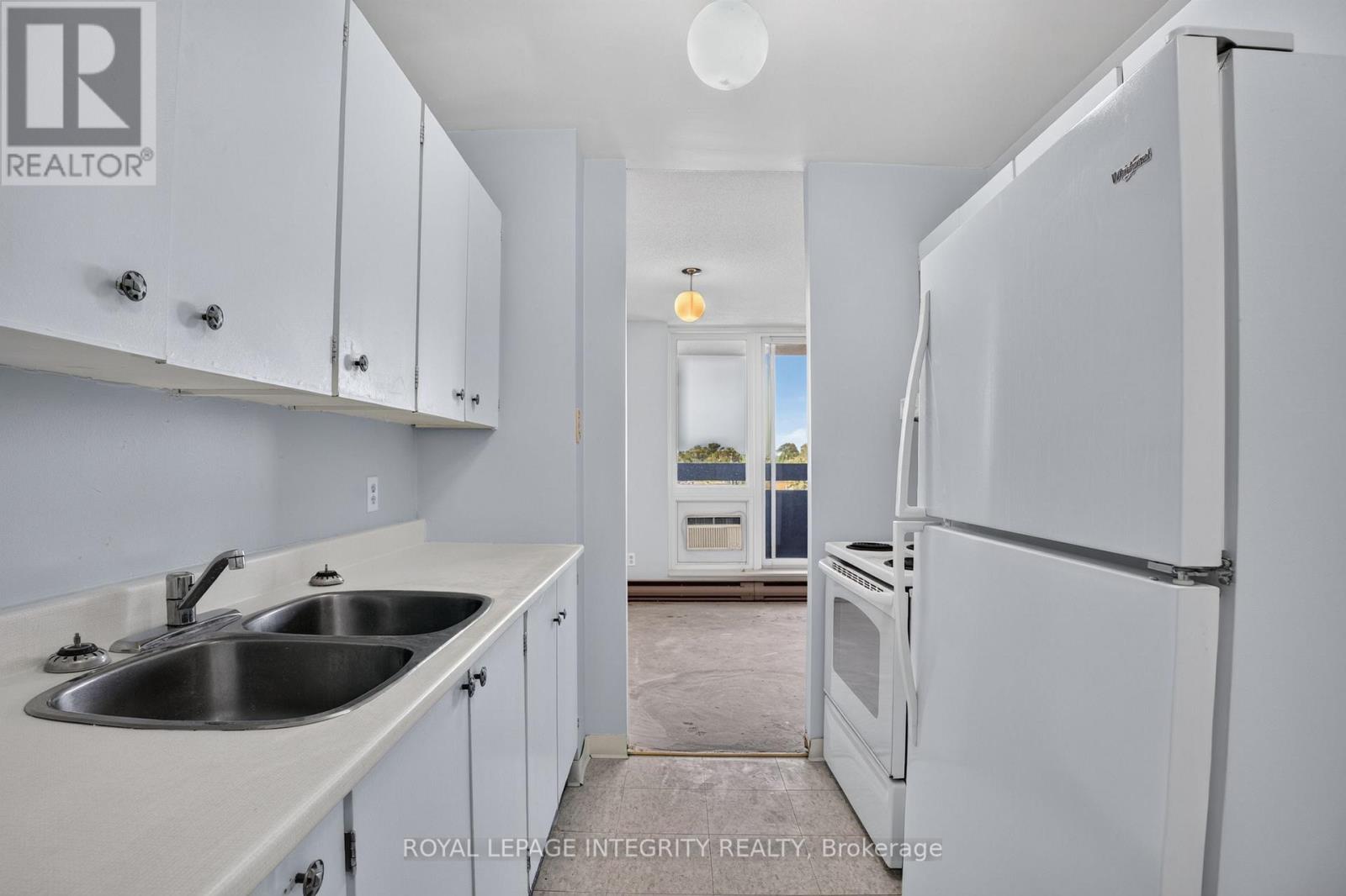 2 Bed, 1 Bath Apartment for Sale in Ottawa – 606 – 2000 JASMINE CRESCENT, Ottawa – MLS# X13642940 - Image 12