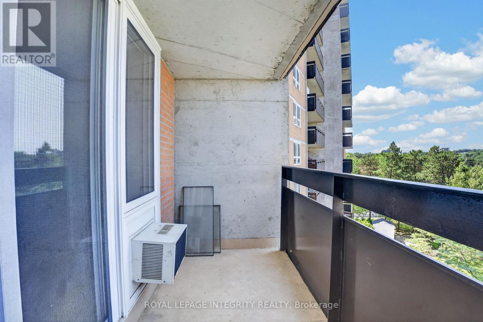 2 Bed, 1 Bath Apartment for Sale in Ottawa – 606 – 2000 JASMINE CRESCENT, Ottawa – MLS# X13642940 - Image 20
